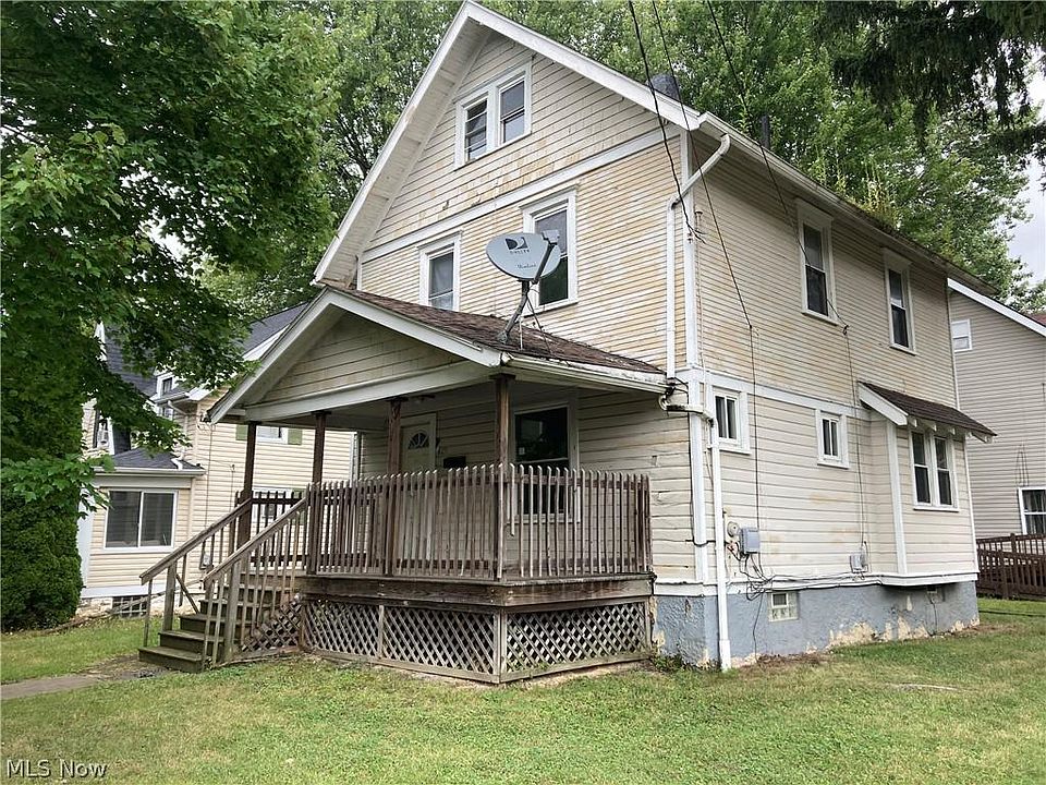 1st image of 829 Storer Ave