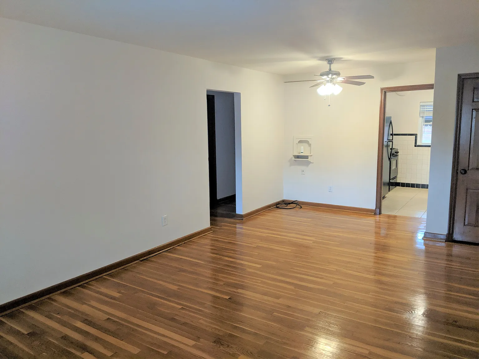 2 bed, 1100 sqft, $1,250 — Photo 3