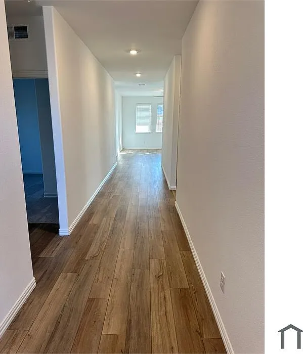 336 Wentworth Dr — Photo 3