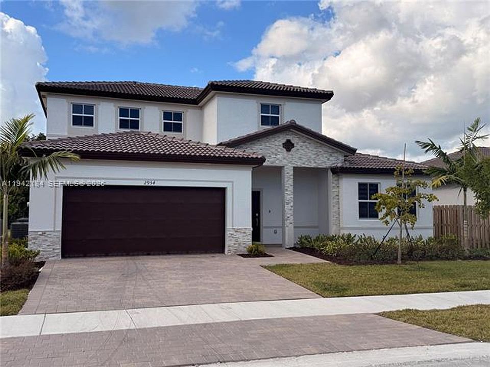 1st image of 2954 SE 23rd Ave #0