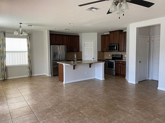 4th image of 2728 Monticello Way