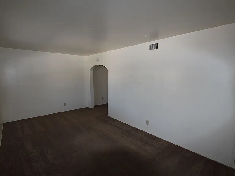 324 N San Francisco St — Photo 2