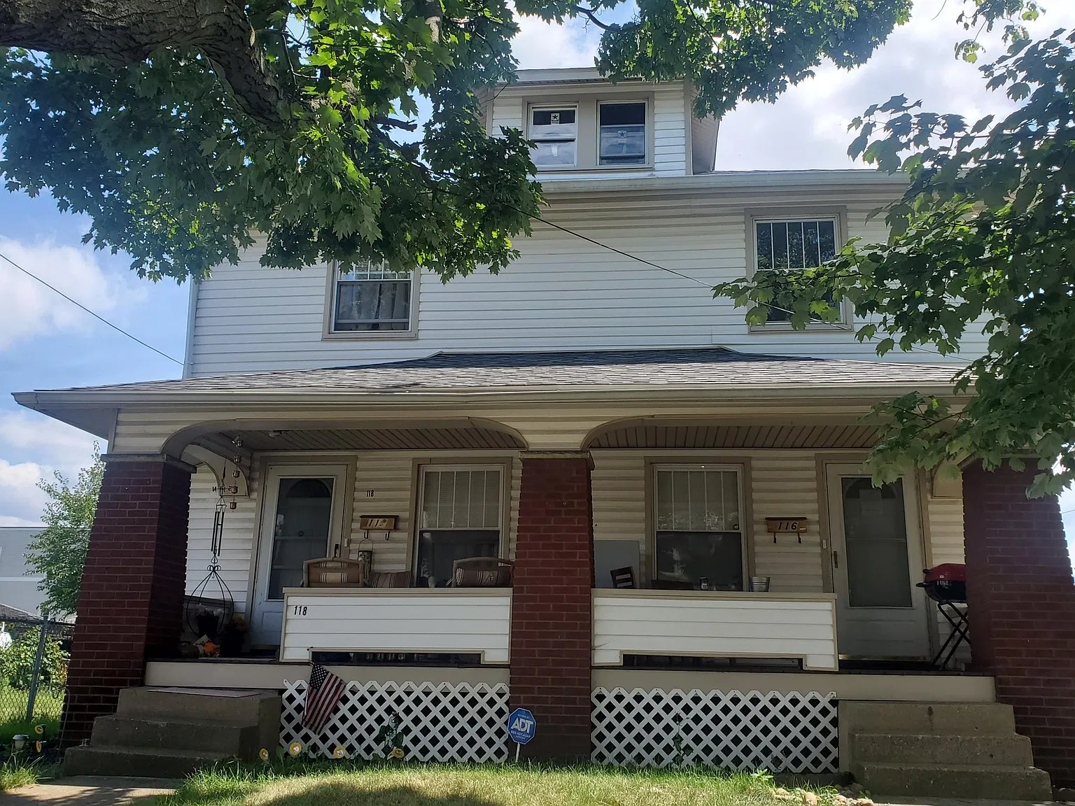 3 bed, 1500 sqft, $1,100 — Photo 2