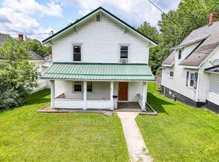 202 Montrose St, Bluefield, VA 24605