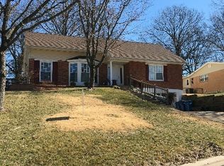 230 Pleasant Grove Ave, Ballwin, MO