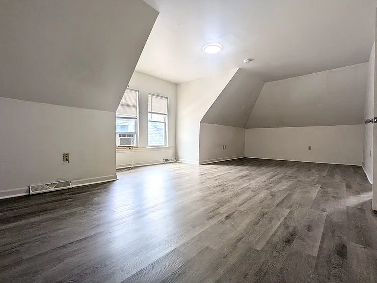 5552 Black St #2 — Photo 7