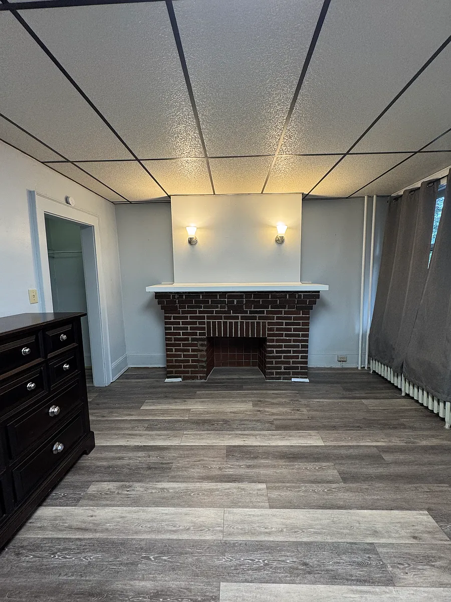 Building Photo - 1020 W North St #1
