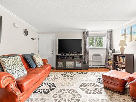 2nd image of 37A Kilby St #F