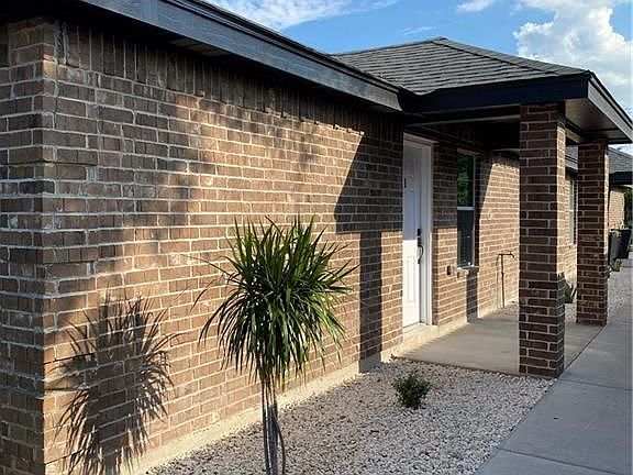 3rd image of 2407 Ivy Ave #4