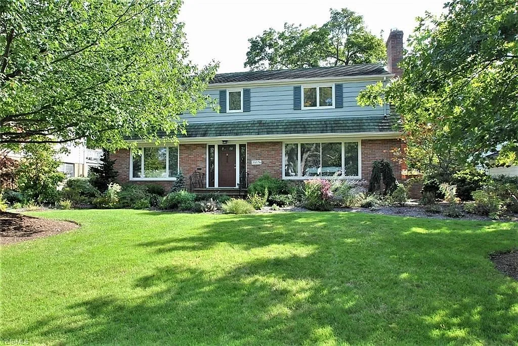 23576 Shelburne Rd photo 1