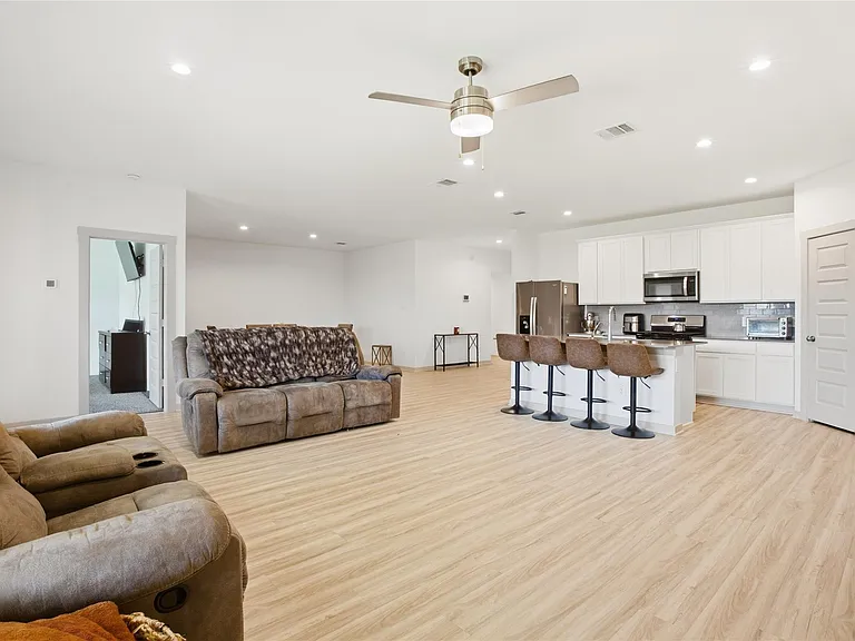 3411 Terrace Landing Ct — Photo 3