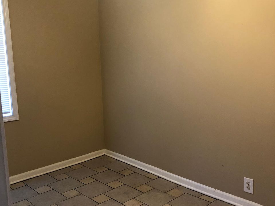 1st image of 5424 S Marshfield Ave #Basement