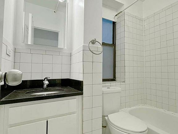 5th image of 332 E 15th St APT 2C