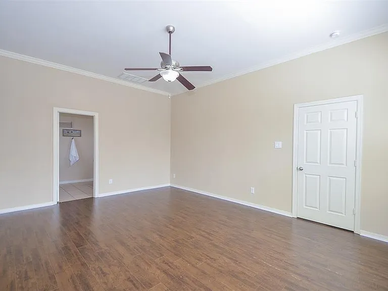 4107 Elk Bluff Ln — Photo 14