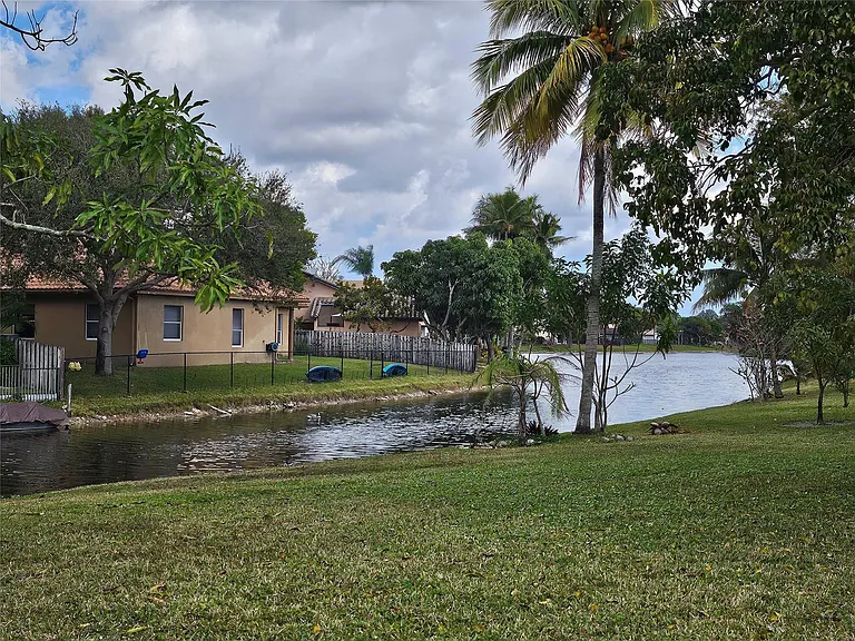 197 NW 113th Way — Photo 35