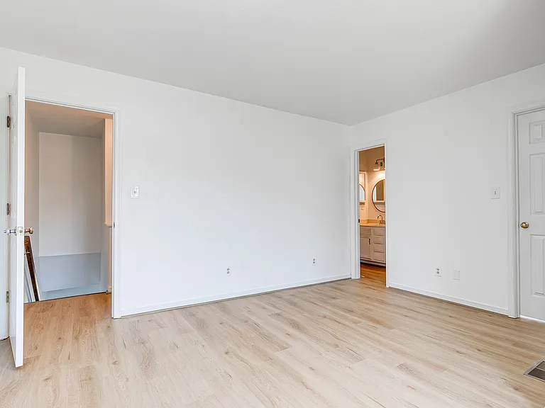 7826 Fitzgerald Ct — Photo 34