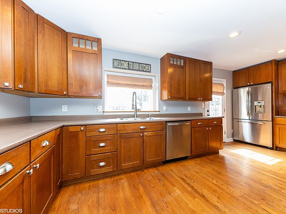 3rd image of 5321 W Shore Dr