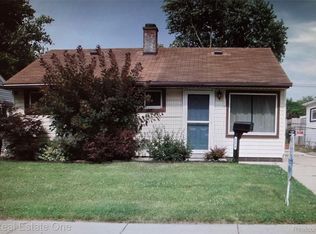 8279 Elm St, Taylor, MI 48180