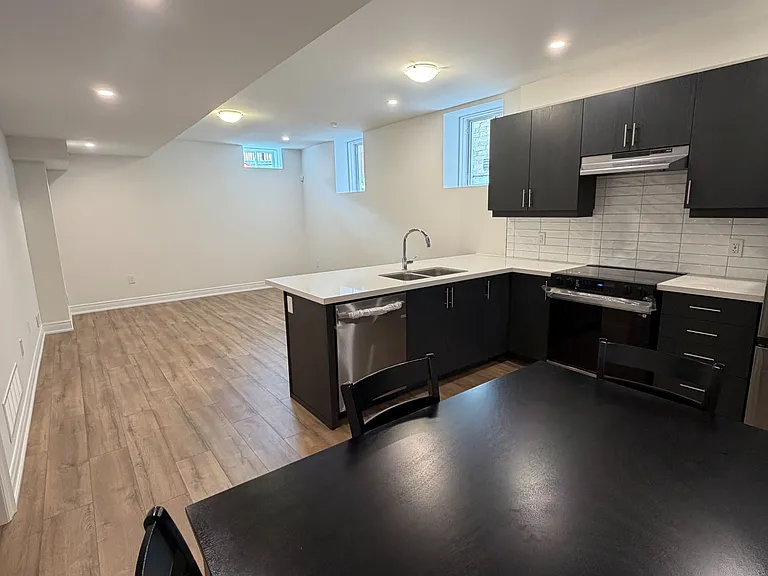 177 Rowe St — Photo 8
