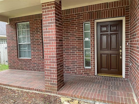 4th image of 3511 Englewood Dr