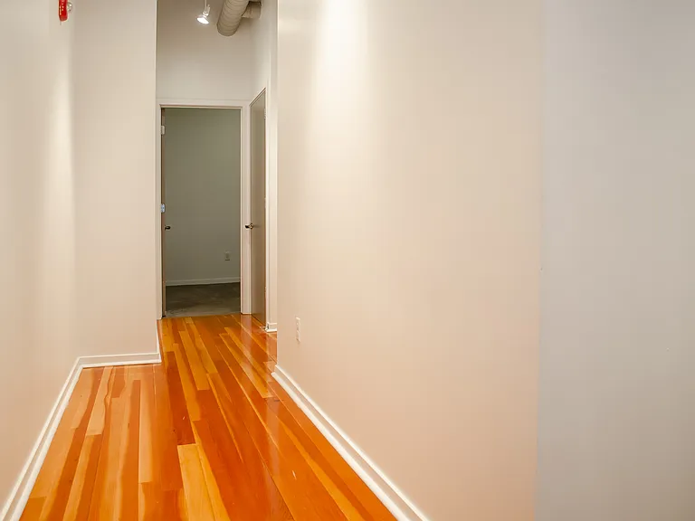 1213 Harney St — Photo 23