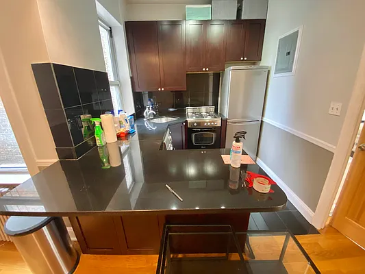 Rented by J PRESTON AND ASSOCIATES INC | media 9