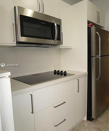 3rd image of 1035 Meridian Ave APT 3