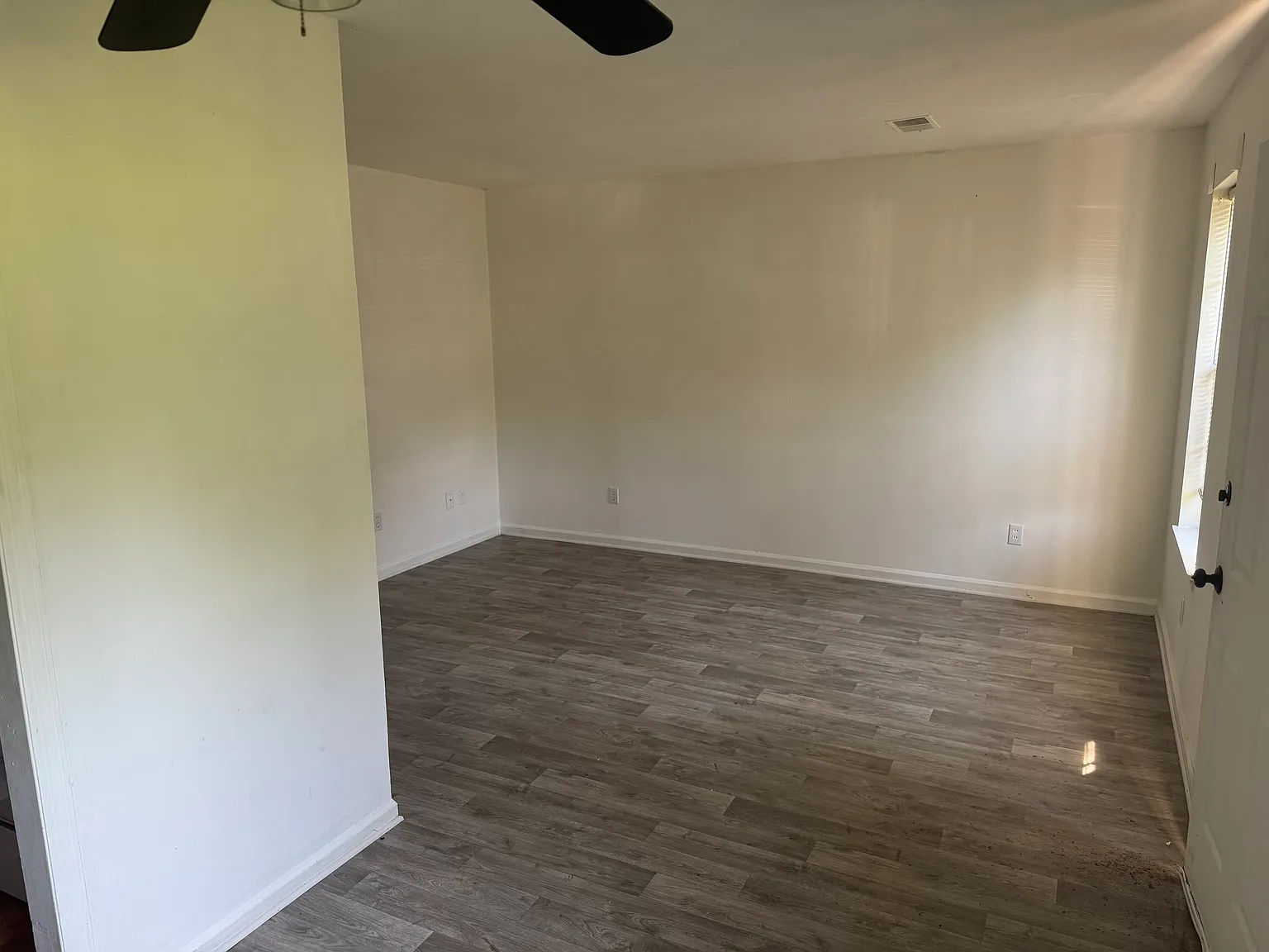1 bed, 950 sqft, $1,000 — Photo 4