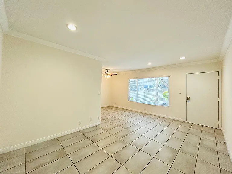 1528 Stoner Ave — Photo 6