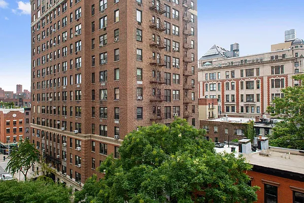 Rented by Kian Realty | media 15
