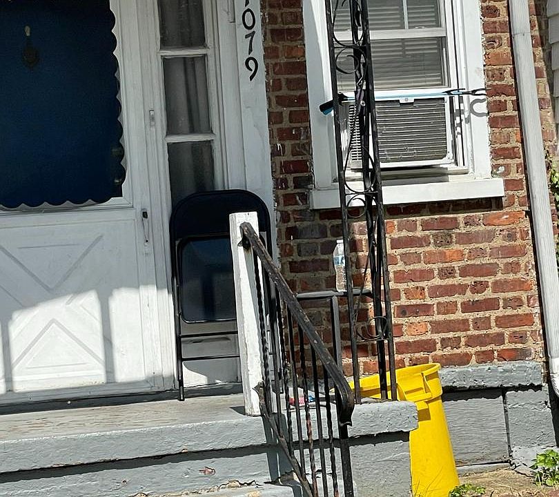 2nd image of 1079 W Ironside Rd