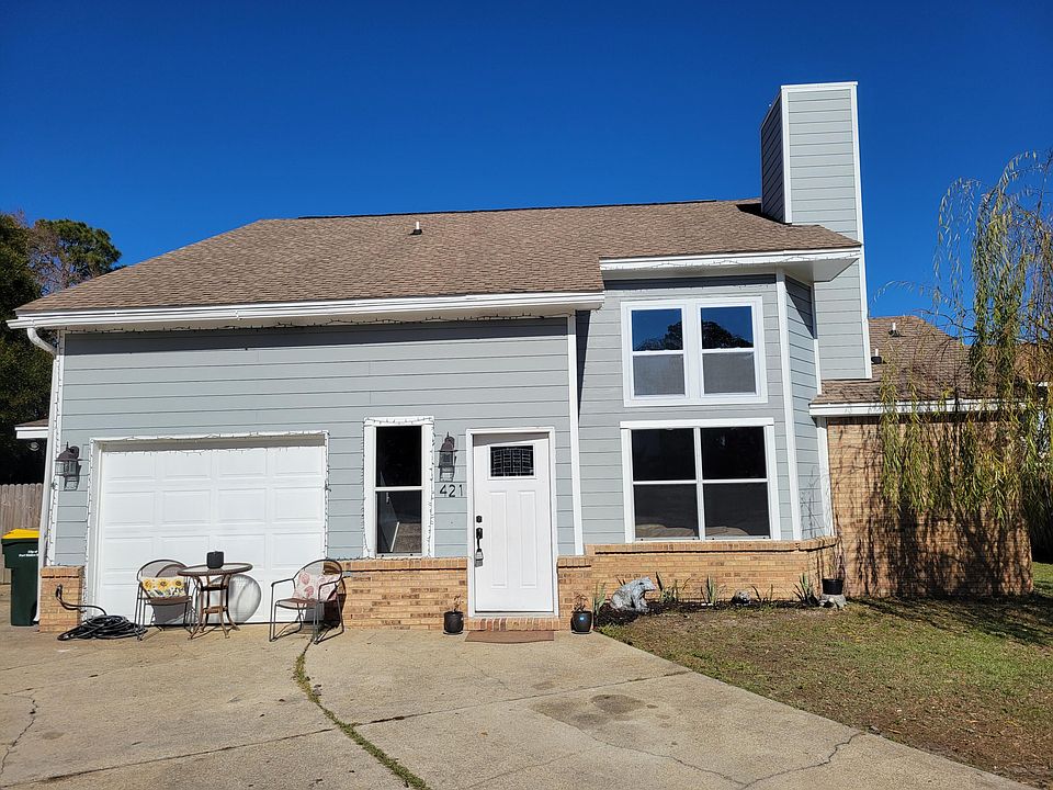 1st image of 421 Canterbury Ct NW