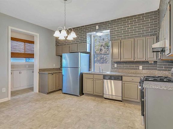 4th image of 4467 Beck Ave