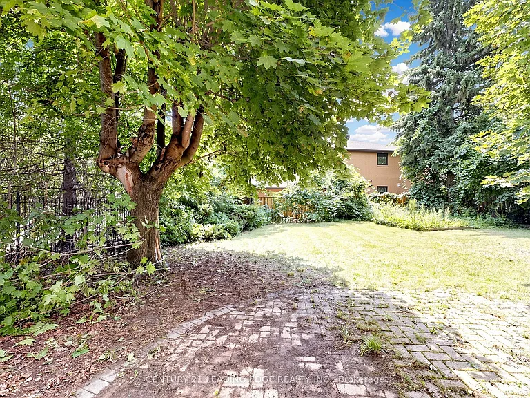 1 Briarwood Rd — Photo 49