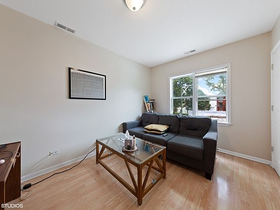 3rd image of 3117 N Lawndale Ave