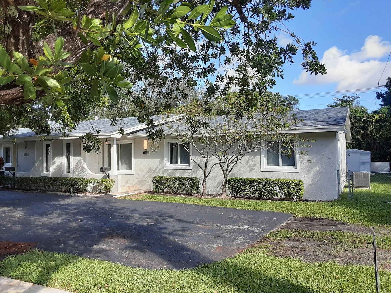 12253 SW 82nd Avenue — Photo 1