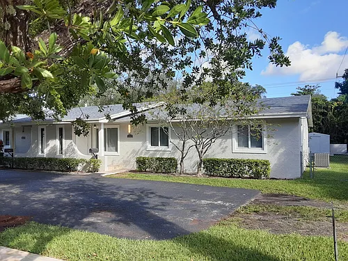 12253 SW 82nd Ave Photo 1