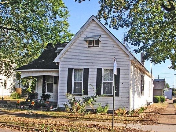 5th image of 504 McKellar St