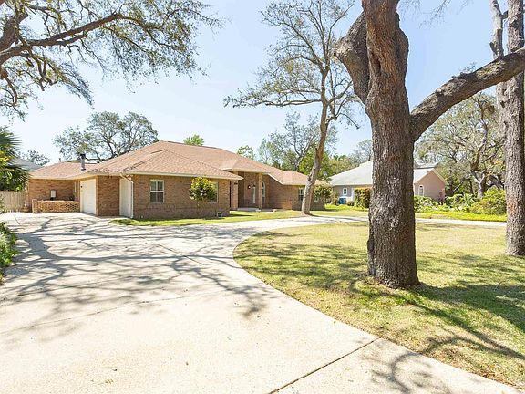 3rd image of 90 Chanteclaire Cir