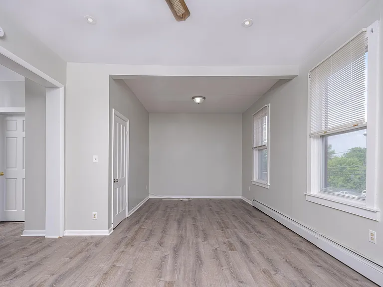 338 Saratoga St #2 — Photo 8