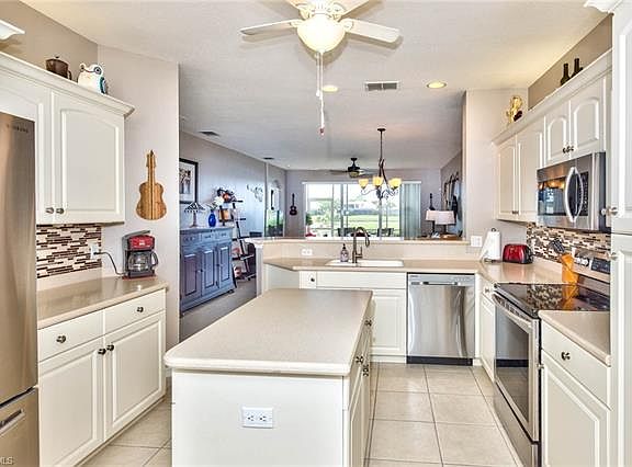 4th image of 20050 Seagrove St Unit 1702