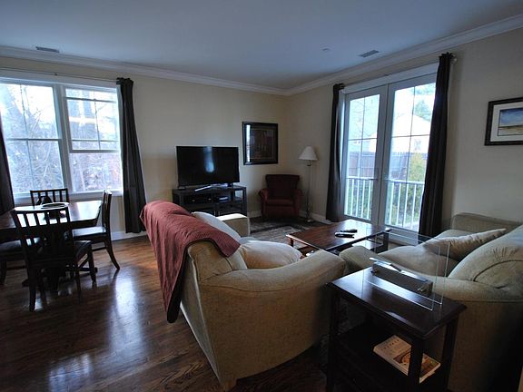 3rd image of 29 Glenmare Mews