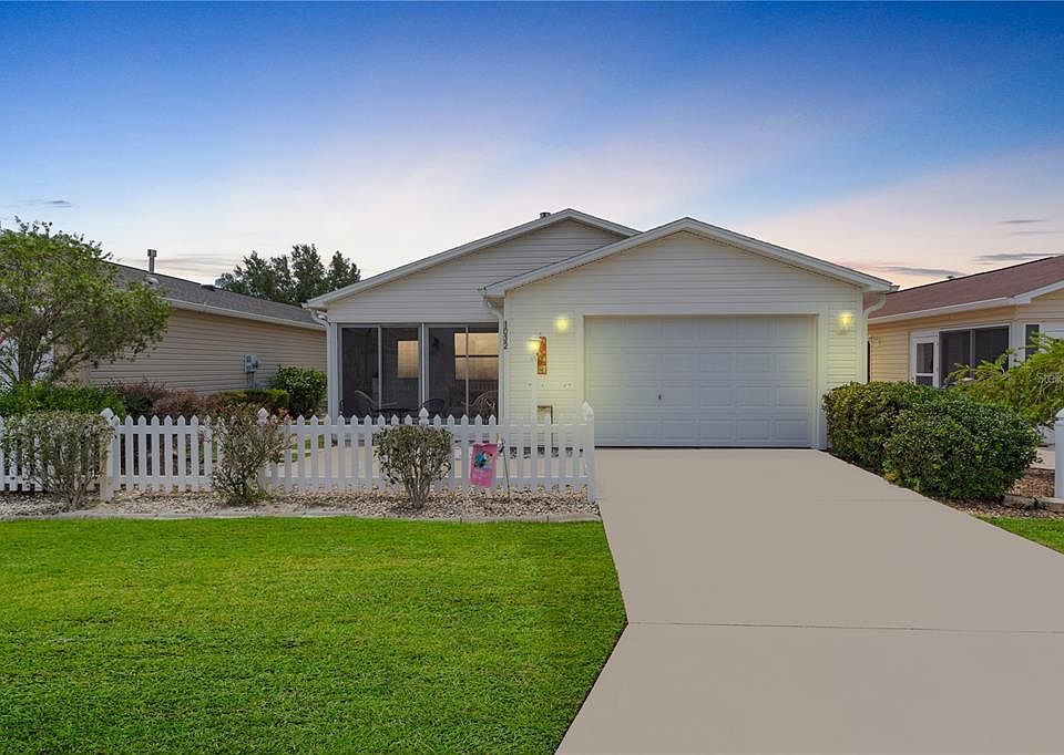 1st image of 1032 Pinewood Pl