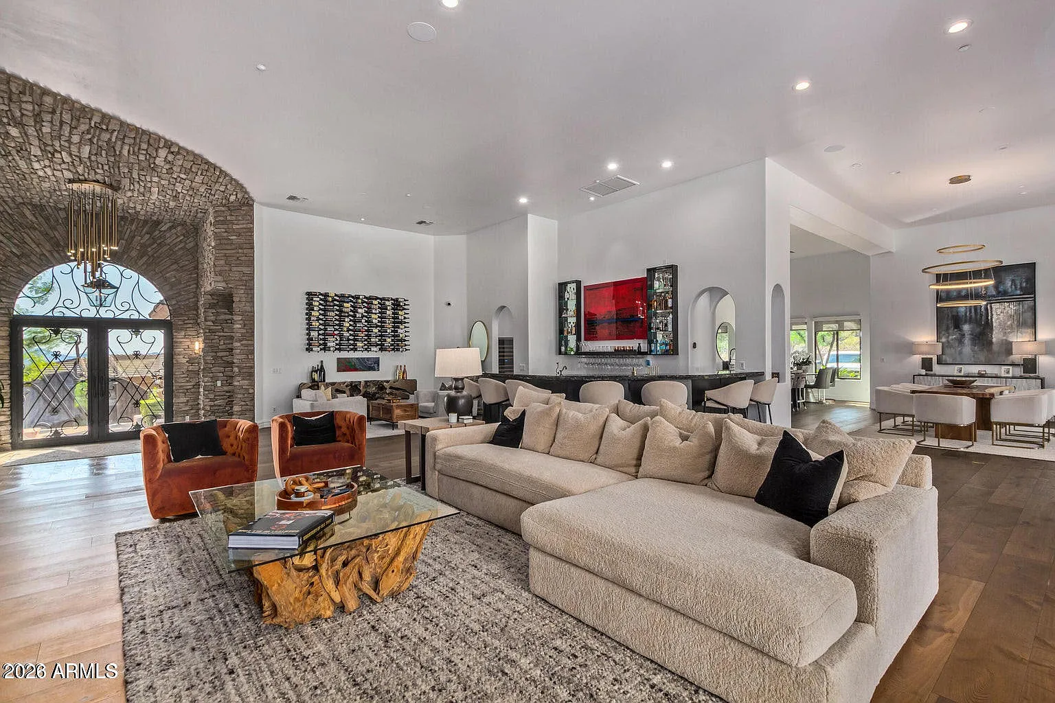 4 bed, 4.5 bath, 4870 sqft, $20,000 — Photo 2