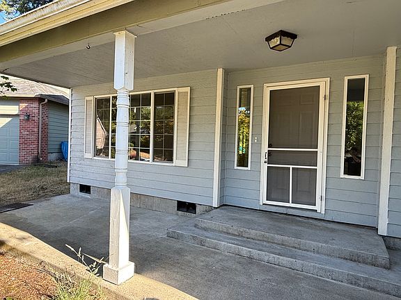 2nd image of 6321 22nd Ave SE