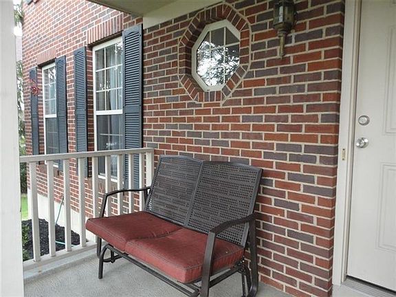 3rd image of 914 Evergreen Park Ln