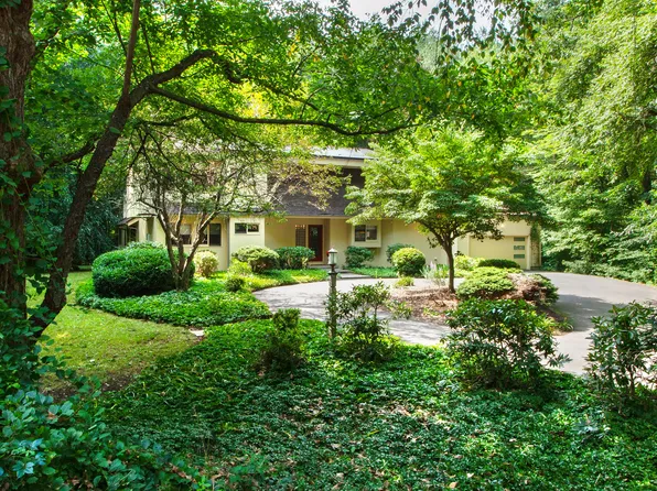 17 Climax Road, Simsbury, CT 06070