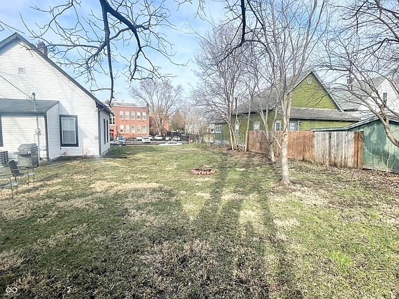 3rd image of 1125 Larch St