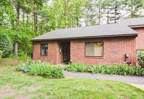 3rd image of 59 Highwood Dr