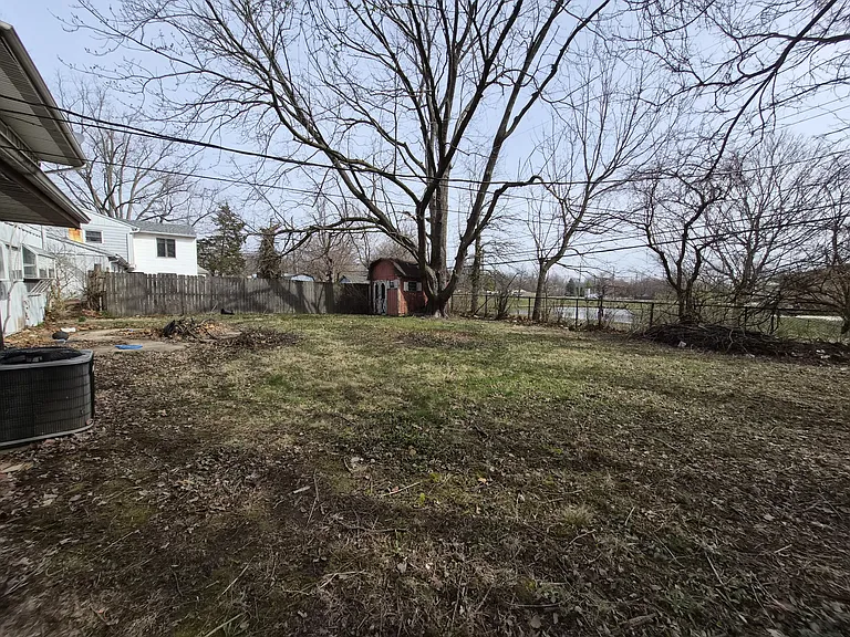 3747 Ireland Dr — Photo 23